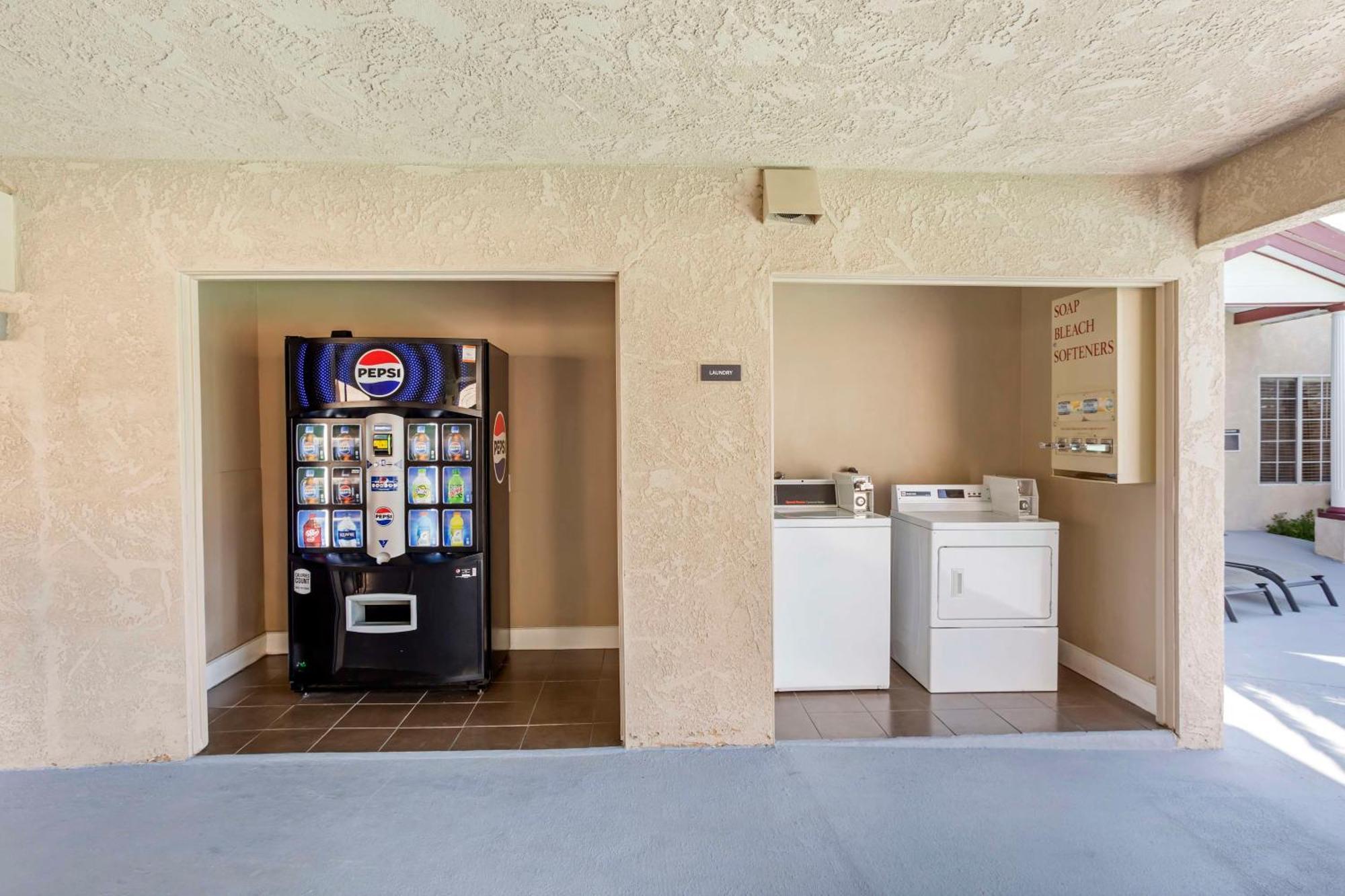 Best Western China Lake Inn Ridgecrest Exteriér fotografie